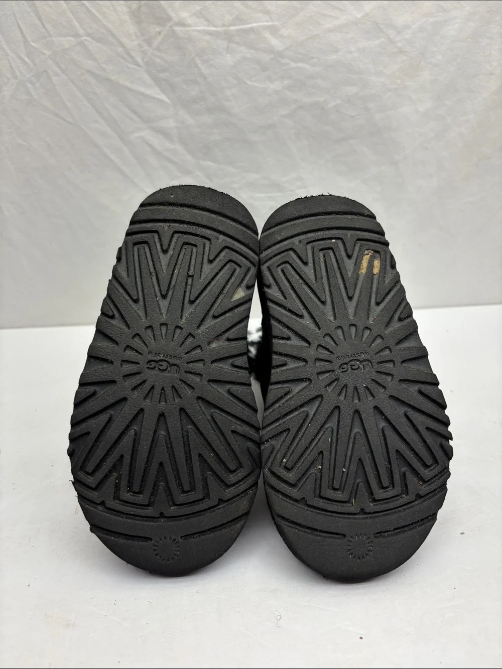 UGG boots for toddler girl, SZ 9, box 72